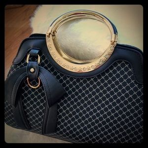 NWOT Black and White Fashion  Handbag